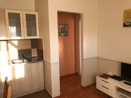 Wohnung zur Miete in Szombathely.

Ferienwohnungen in Szombathely mit zwei, vier und sechs Personen.

Jedes Apartment verfügt über einen separaten Wohnbereich mit Küche, Esszimmer, Schlafzimmer und Badezimmer.